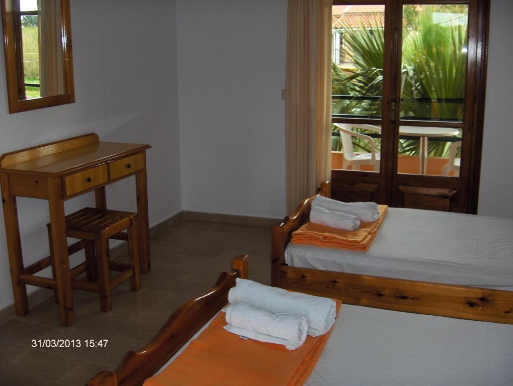 Feakes Apartments Arillas  Rom bilde